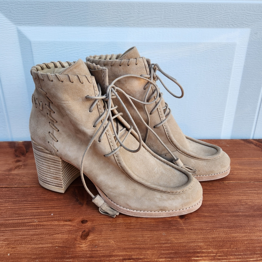 NEW! Stuart Weitzman Tan Boots- Sz 9